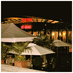 Le Quai - Bar - Restaurant sur Peniche dans le 7eme arrondissement de Paris - Photo ©