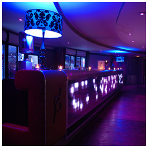 World Place - Bar Lounge - Restaurant dans le 8eme arrondissement de Paris - Photo © 